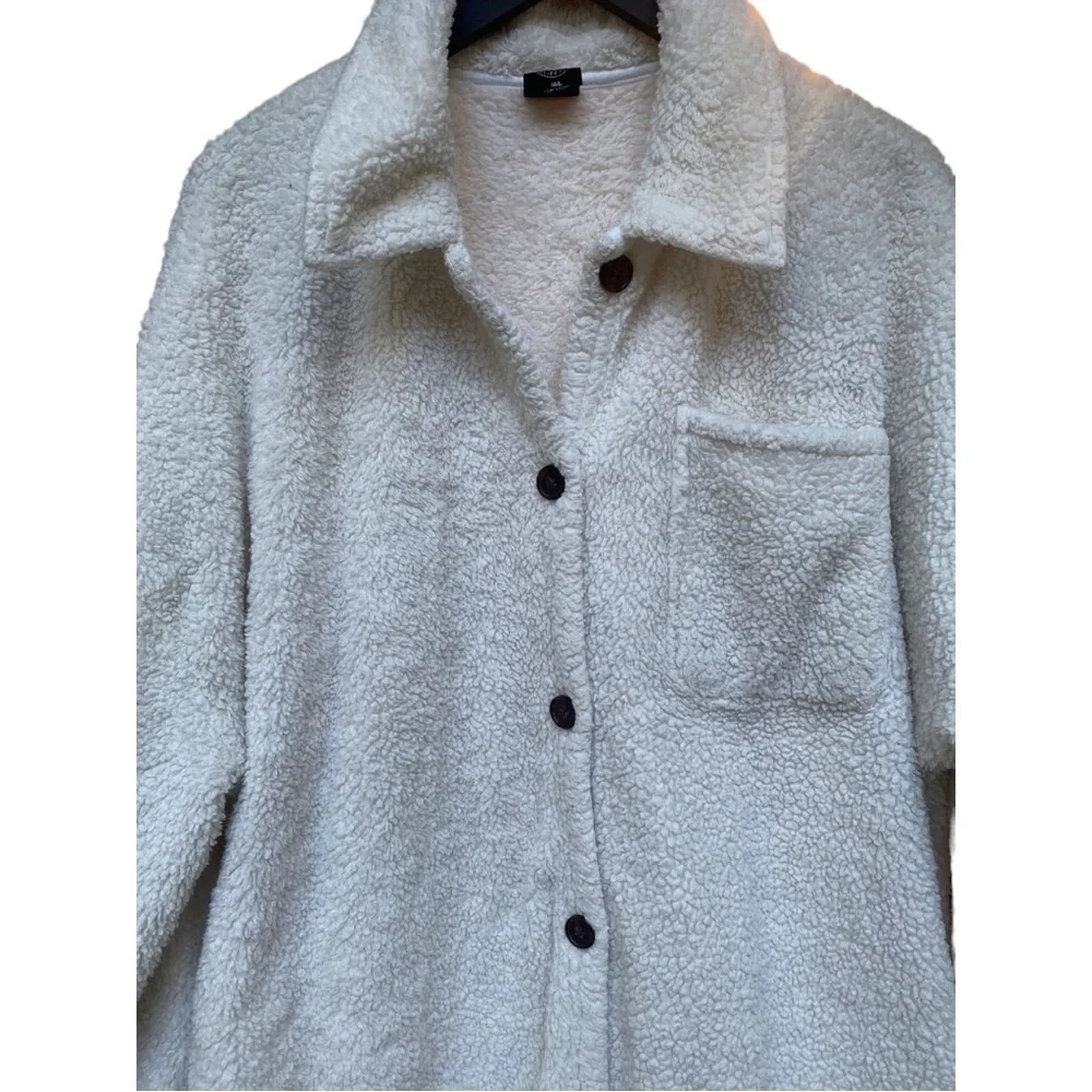 Pac Sun Unisex Faux Fur White Shacket I Size: M/L